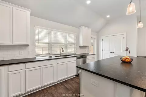 3413 Utah Ct, Bryan, TX 77808 photo 11