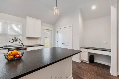 3413 Utah Ct, Bryan, TX 77808 photo 9