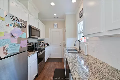 200 Tee Dr, Bryan, TX 77801 photo 10