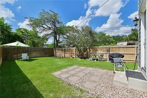 200 Tee Dr, Bryan, TX 77801 photo 4