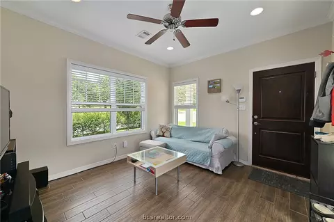 200 Tee Dr, Bryan, TX 77801 photo 7