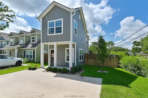 200 Tee Dr, Bryan, TX 77801 photo 1