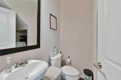 200 Tee Dr, Bryan, TX 77801 photo 15