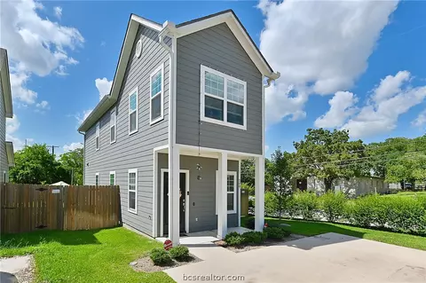 200 Tee Dr, Bryan, TX 77801 photo 2