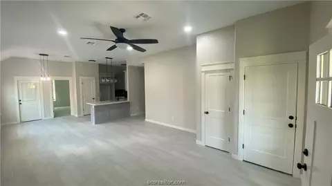 2912 Tennessee Ave, Bryan, TX 77803 photo 6