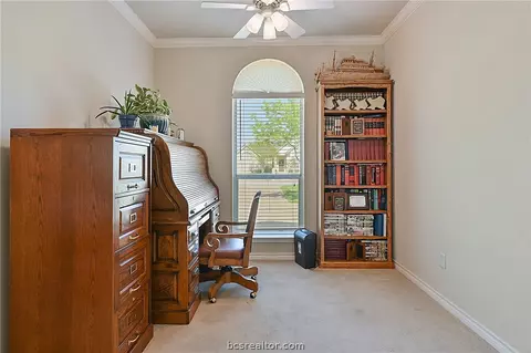 4904 Park Hampton Dr, Bryan, TX 77802 photo 13