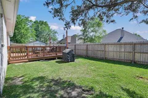 4904 Park Hampton Dr, Bryan, TX 77802 photo 22