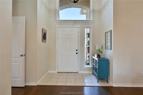 4904 Park Hampton Dr, Bryan, TX 77802 photo 7