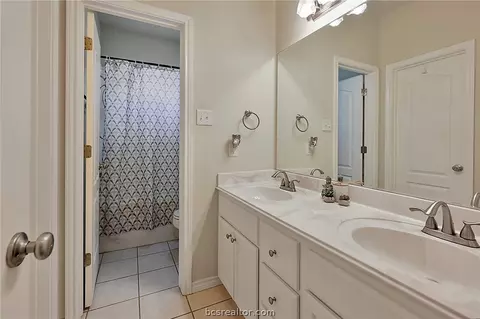 4904 Park Hampton Dr, Bryan, TX 77802 photo 17
