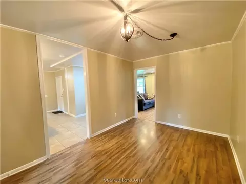 1303 Barak Ln, Bryan, TX 77802 photo 6