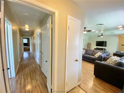 1303 Barak Ln, Bryan, TX 77802 photo 3