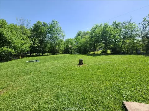 1909 Calvert Cir, Bryan, TX 77803 photo 6