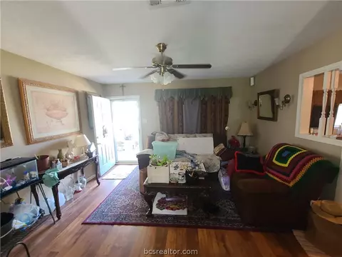 1909 Calvert Cir, Bryan, TX 77803 photo 8