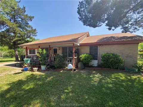 1909 Calvert Cir, Bryan, TX 77803 photo 1