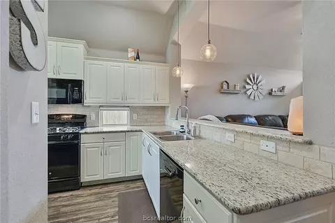 3034 Positano, Bryan, TX 77808 photo 3