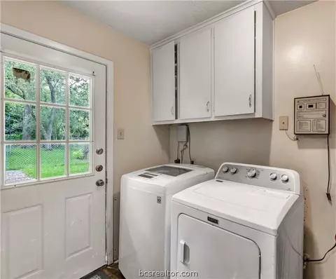 3908 Windowmere St, Bryan, TX 77802 photo 10