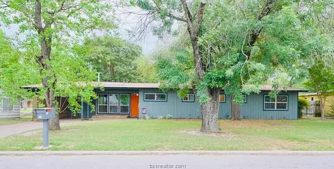 417 Gilbert St, Bryan, TX 77801 photo 2