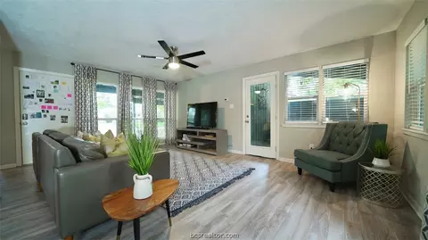 417 Gilbert St, Bryan, TX 77801 photo 9