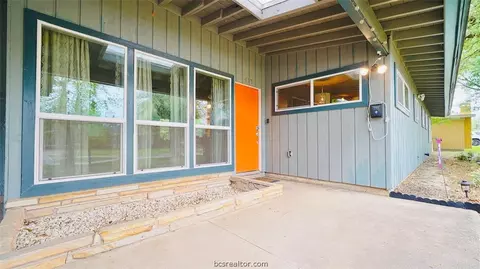 417 Gilbert St, Bryan, TX 77801 photo 4