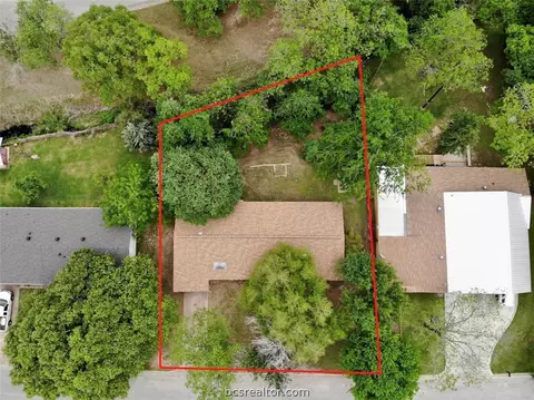 417 Gilbert St, Bryan, TX 77801 photo 3