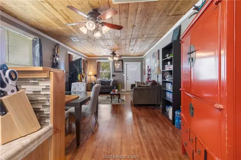406 S Haswell Dr, Bryan, TX 77803 photo 4