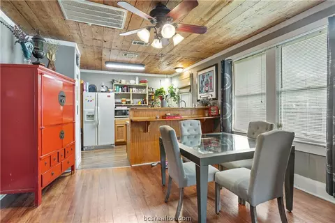 406 S Haswell Dr, Bryan, TX 77803 photo 5