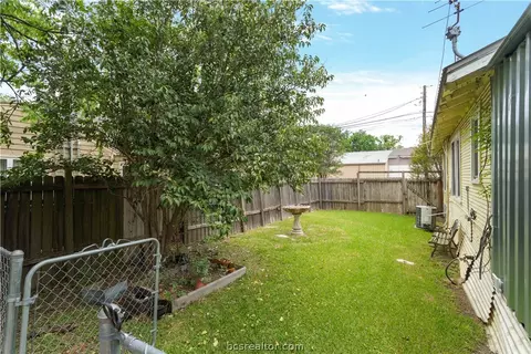 406 S Haswell Dr, Bryan, TX 77803 photo 12