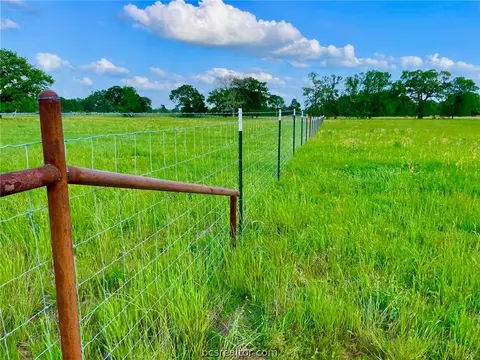 12867 Della Love Rd, Bryan, TX 77808 photo 9