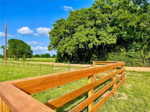 12933 Della Love Rd, Bryan, TX 77808 photo 4