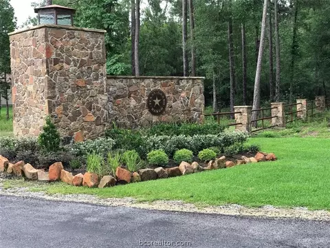 3 55 Saddle Rdg # -1, Huntsville, TX 77340