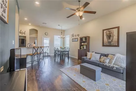 2104 Stubbs, Bryan, TX 77807 photo 5