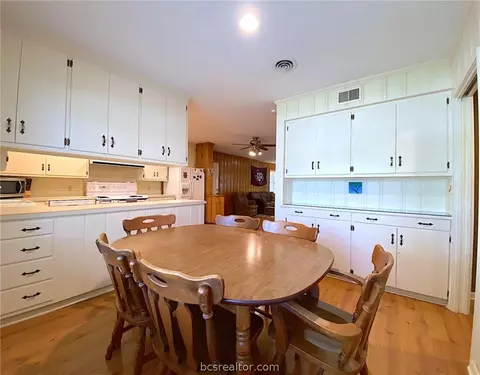 205 Redbud, Bryan, TX 77801 photo 6