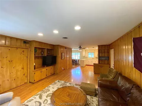 205 Redbud, Bryan, TX 77801 photo 2