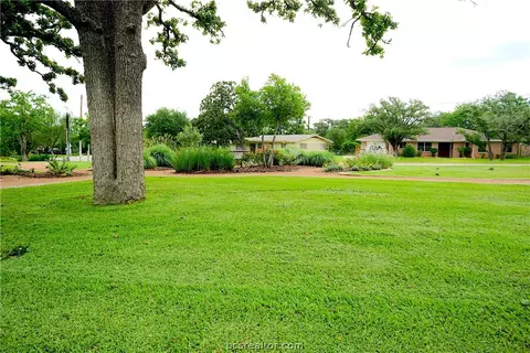205 Redbud, Bryan, TX 77801 photo 17