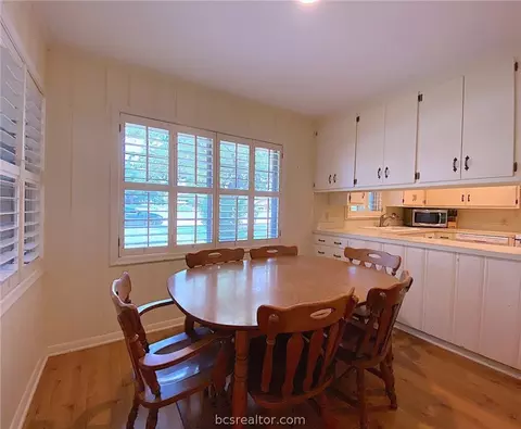 205 Redbud, Bryan, TX 77801 photo 5