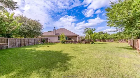 2707 Hickory Ct, Bryan, TX 77808 photo 22