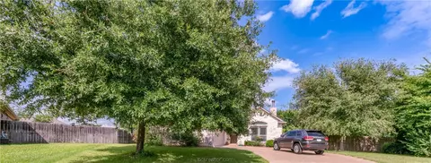 2707 Hickory Ct, Bryan, TX 77808 photo 3
