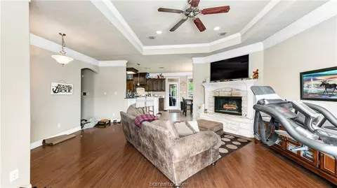 2707 Hickory Ct, Bryan, TX 77808 photo 4