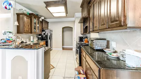 2707 Hickory Ct, Bryan, TX 77808 photo 10