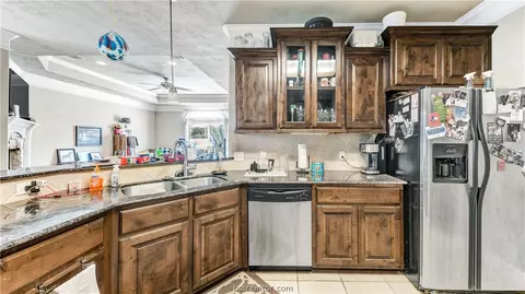 2707 Hickory Ct, Bryan, TX 77808 photo 11