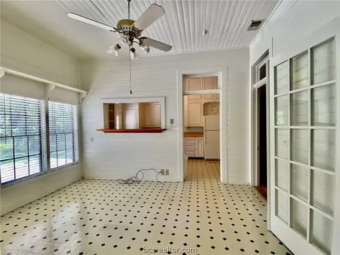 409 E Texas St, Calvert, TX 77837 photo 14