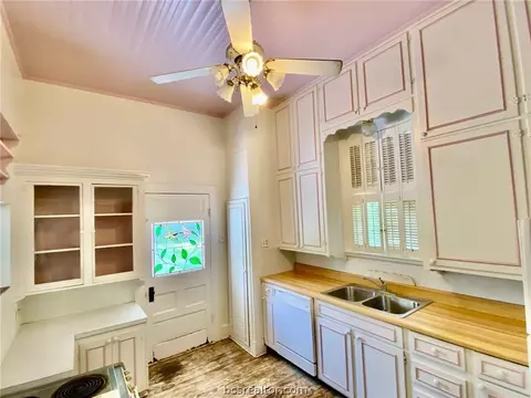 409 E Texas St, Calvert, TX 77837 photo 16