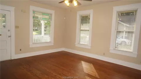 716 E 27th St, Bryan, TX 77803 photo 3