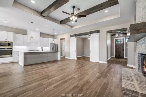 2901 Captain Ct, Bryan, TX 77808 photo 6