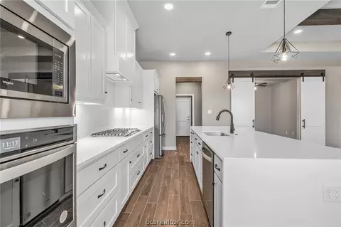 2901 Captain Ct, Bryan, TX 77808 photo 10