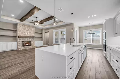 2901 Captain Ct, Bryan, TX 77808 photo 13