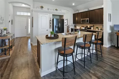 2009 Dumfries Dr, Bryan, TX 77807 photo 8