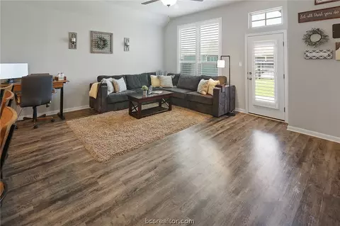 2009 Dumfries Dr, Bryan, TX 77807 photo 16