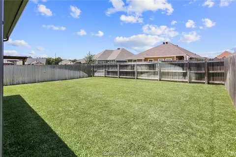 2009 Dumfries Dr, Bryan, TX 77807 photo 35