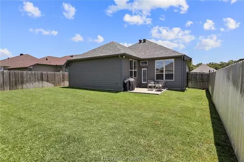 2009 Dumfries Dr, Bryan, TX 77807 photo 32